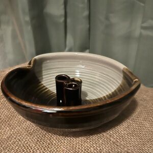 Studio Pottery hand Thrown Signed Heart-Shaped Bowl with 3 frogs